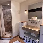 One Magnific 3 Floors Authentic Dutch House With Terrace And One 2 Bedrooms Deluxe Modern Lägenhet